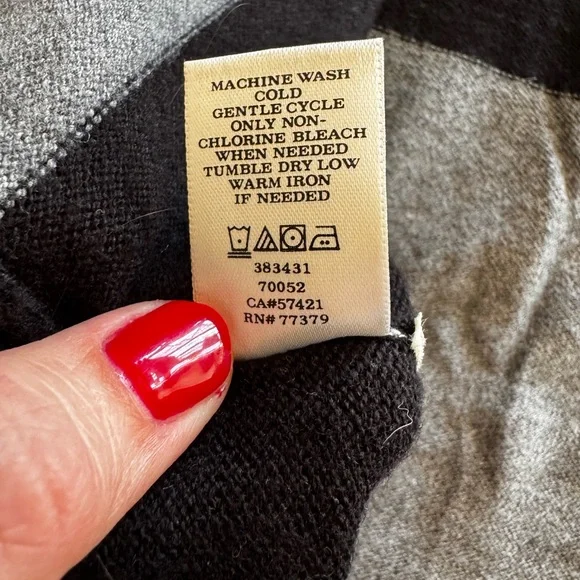 Ann Taylor Black & Gray Poncho, Size XS/S. Soft and stylish! - Picture 7 of 11